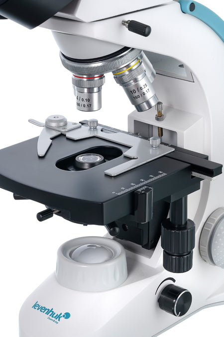 Microscopio trinocular Levenhuk 900T