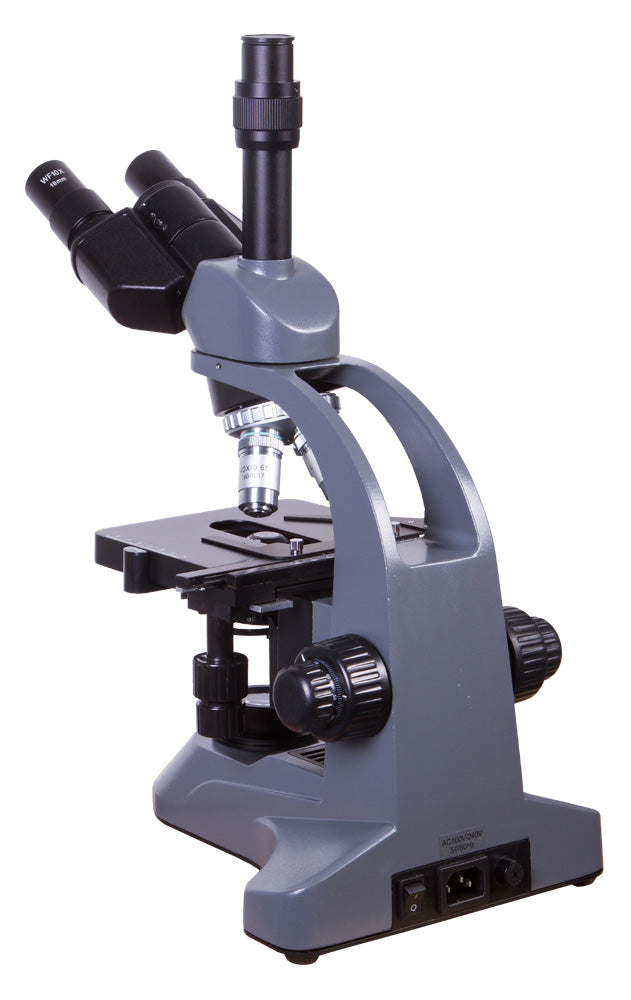 Microscopio trinocular Levenhuk 740T